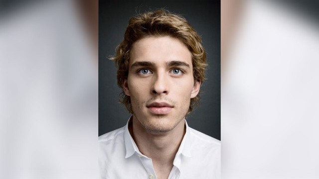 Ребята, всё хуже чем мы думали на самом деле: Александр Петров не менял выражение лица с пяти лет
