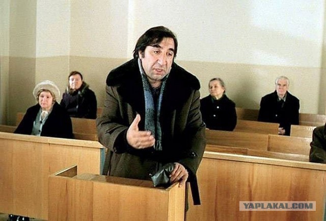 Сидим дома, любим друг друга, нежно беседуем.