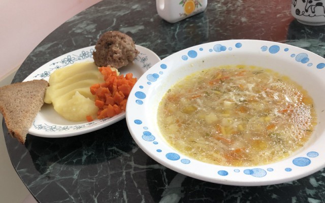 Чем кормят в роддомах: страна контрастов