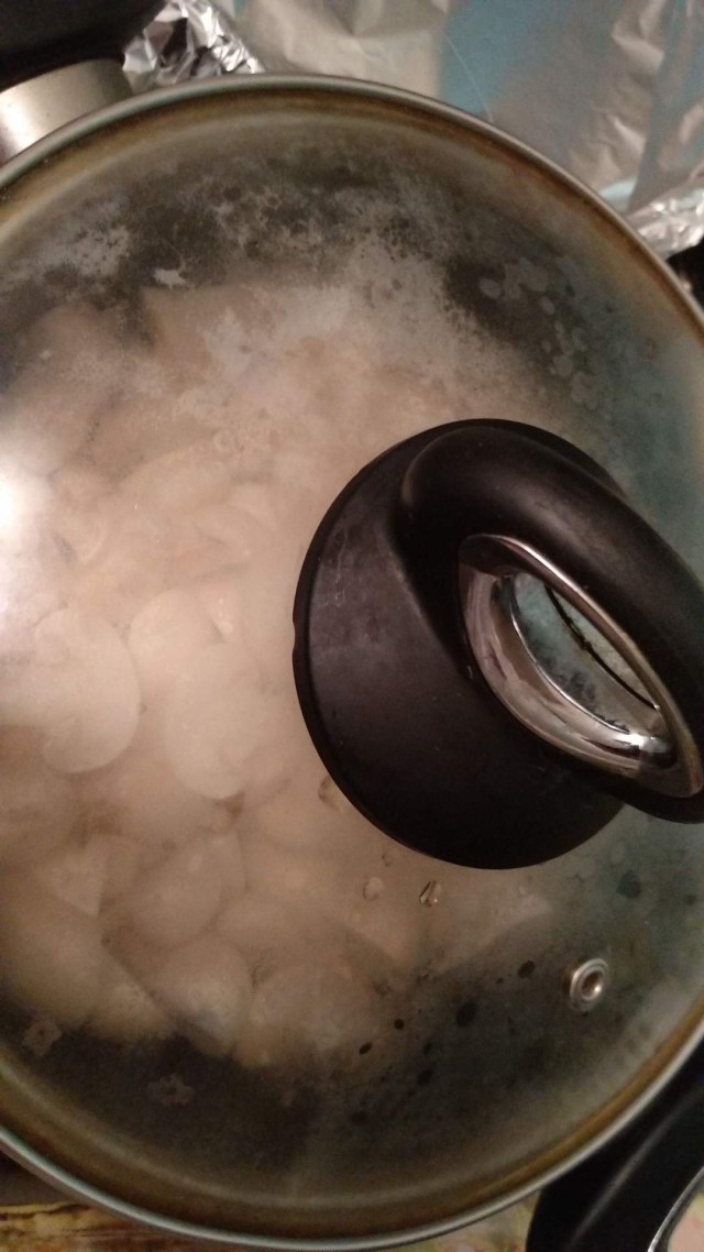 Быстромаринованные шампиньоны.