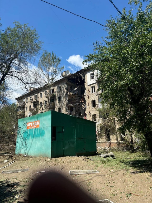 ВСУ обстреляли жилые кварталы Луганска дальнобойными ракетами