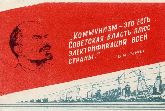 Жители Анапы также перекрыли движение на дороге из-за отсутствия электричества