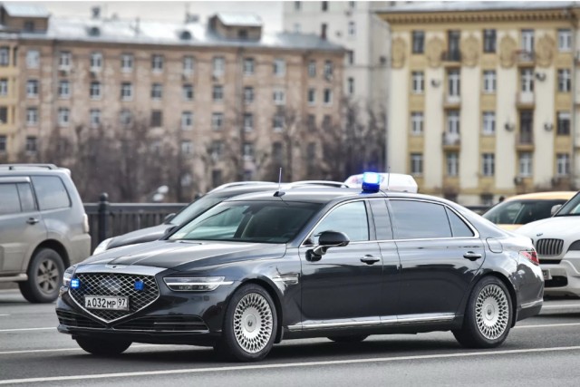 Российские чиновники не хотят пересаживаться на Lada Aura