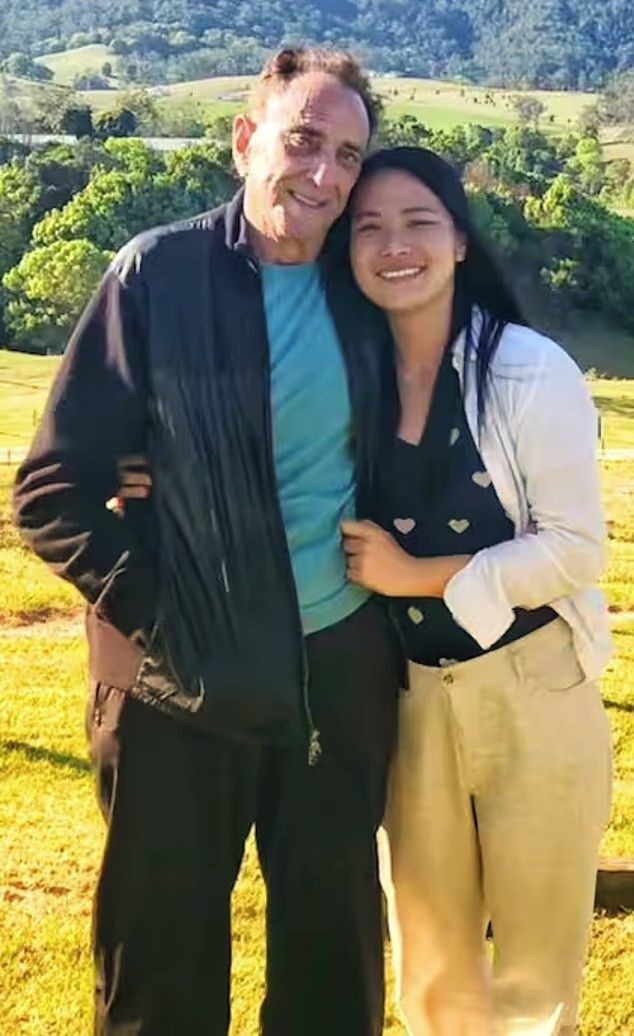 Специалист по антивозрастной медицине из Австралии стал отцом в 93 года — ребенка ему родила 37-летняя супруга