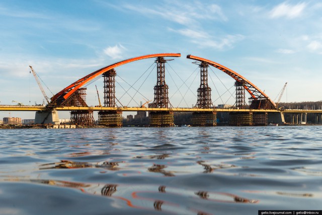Строительство Бугринского моста в Новосибирске.