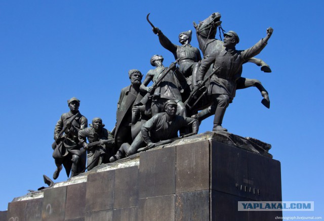 Памятники, которые иначе воспринимаются народом