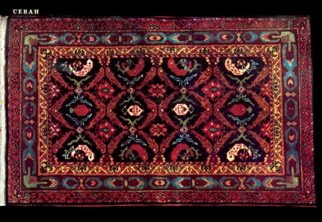 Кто придумывал странные рисунки на советских коврах?