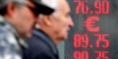 Девальвация рубля: накопления россиян обесценятся