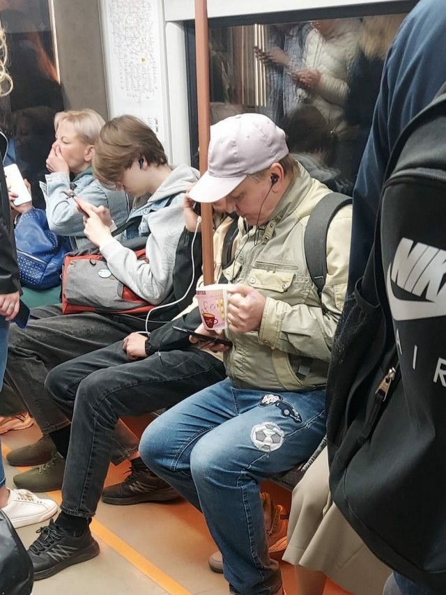 Модники из нашего метро