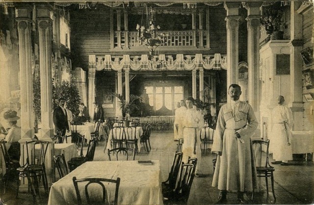 А вы знали, где был первый высотный ресторан в Москве?