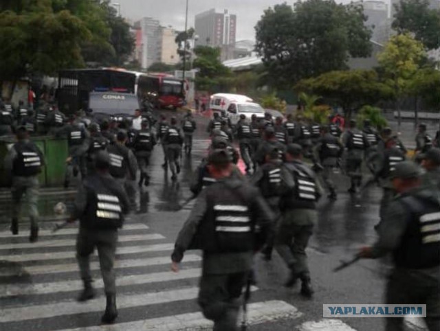 В Каракасе произошла попытка покушения на президента Николаса Мадуро