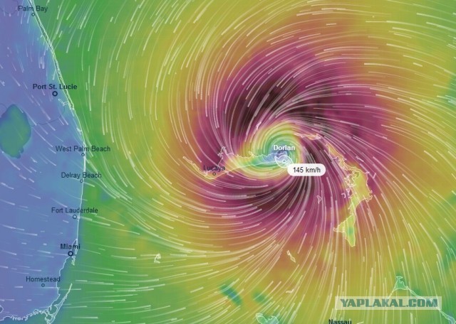 Разрушительный ураган "Дориан" добрался до Багамских островов