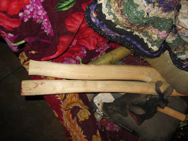 В Красноярском крае пьяный мужчина забил обухом топора соседскую 6-летнюю девочку за то, что та мешала общаться с ее матерью