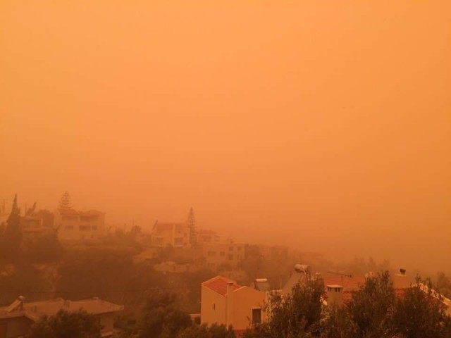Выглядит как полный апокалипсис: Крит поглотила африканская пыль
