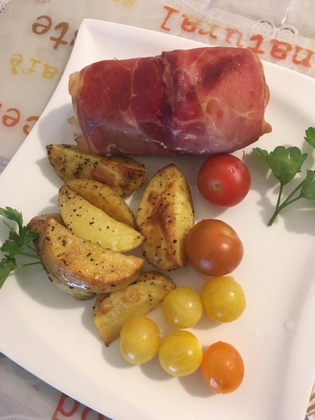 Куриные грудки в беконе