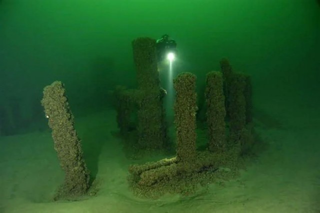 Несколько жутких мест и предметов, найденных на глубине озёр и морей