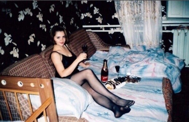 Девушки передают привет из 90-х