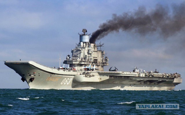⚡️ВМС США опубликовали официальные фотографии авианосца CVN 69 Dwight D. Eisenhower, пересекающего Гибралтарский пролив в Средиземное море в субботу утром