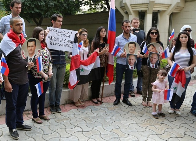 Канадская смена ЯПа вышла на митинг