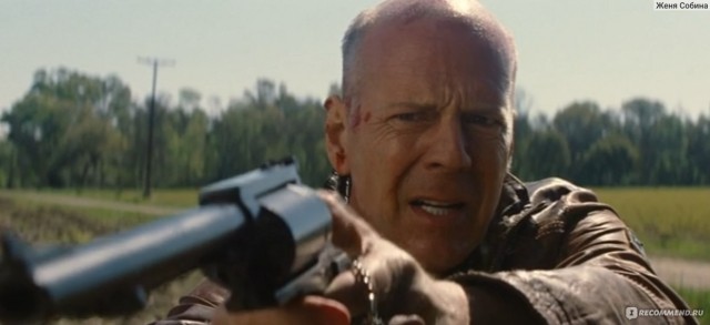 Для Америки это обычное явление. Огромные винтовочные патроны в обычном револьвере.