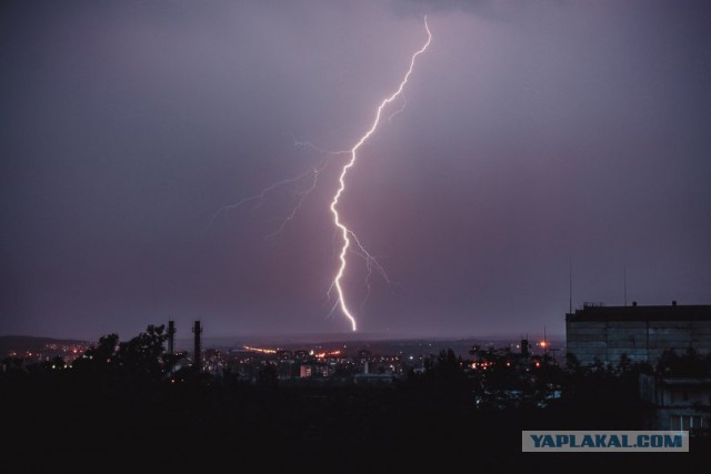 Начался обстрел аэродрома и окрестностей в Донецке