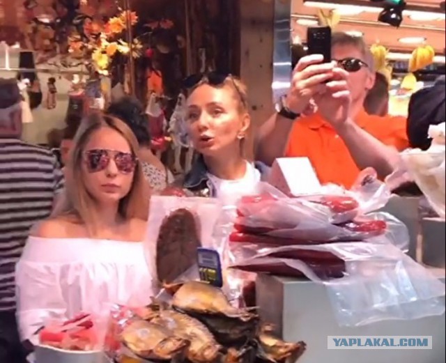 Покусившейся на хамон мясной компании объявили бойкот
