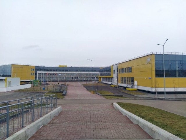 Ученики Carmel High School (штат Индиана) показали свою школу