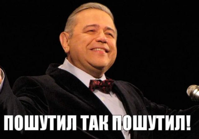 Сотрудник автосалона показал дешевую альтернативу мерседесу.