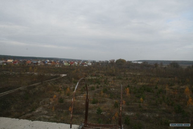 Заброшенная танковая база.