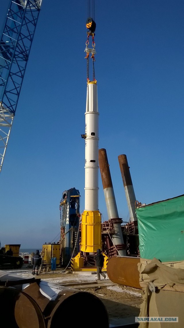 Керчане полюбили мост через пролив