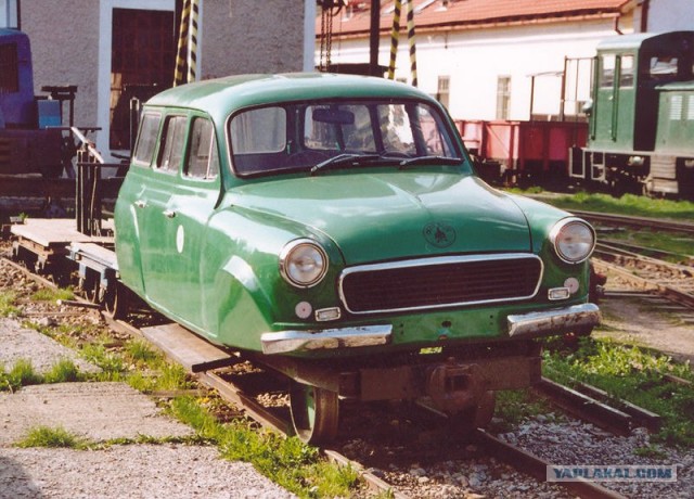 Поезд из... автобуса (12 фото)