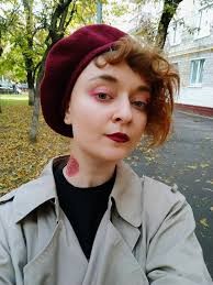Российская феминистка объявила сбор денег для мигрантов.