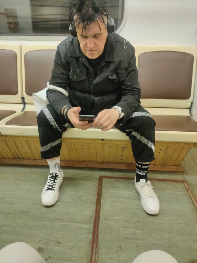 Шарит за стиль. Шарит за стиль. Топовый подросток. Пацаны модники. Шарит за стиль.