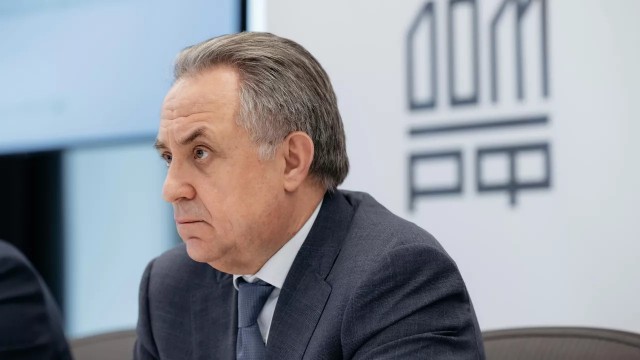 Мутко: срок службы 70 тысяч устаревших лифтов в России продлят на пять лет