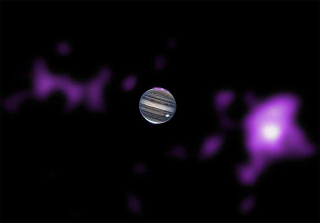 NASA представило 25 ранее не публиковавшихся снимков космоса