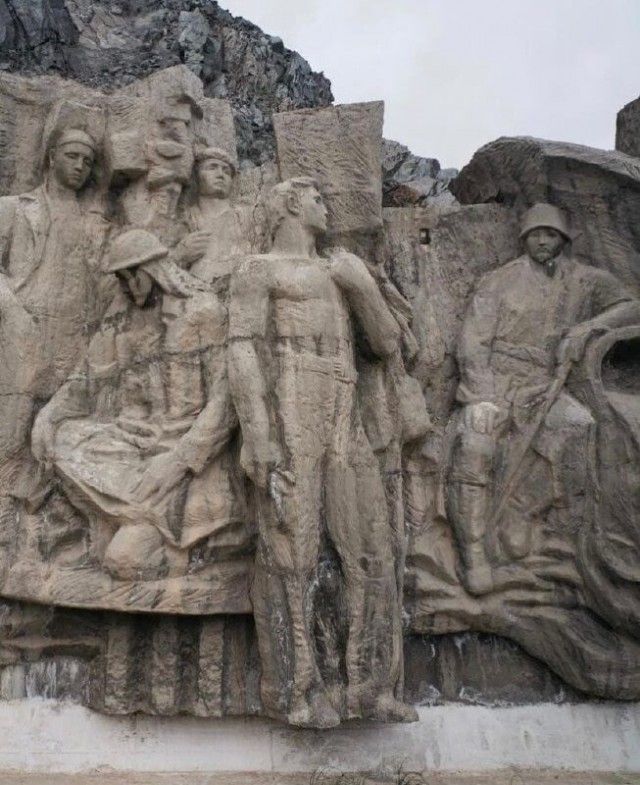 Гигантская голова Ленина