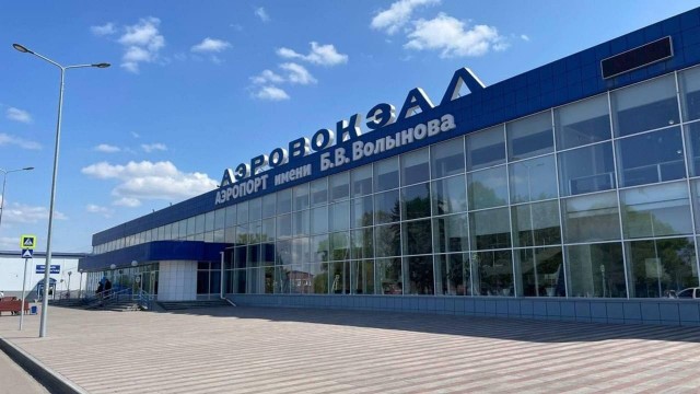 Пассажирка рейса Москва — Новокузнецк оставила своего новорождённого ребёнка в самолёте, чтобы сходить за багажом.