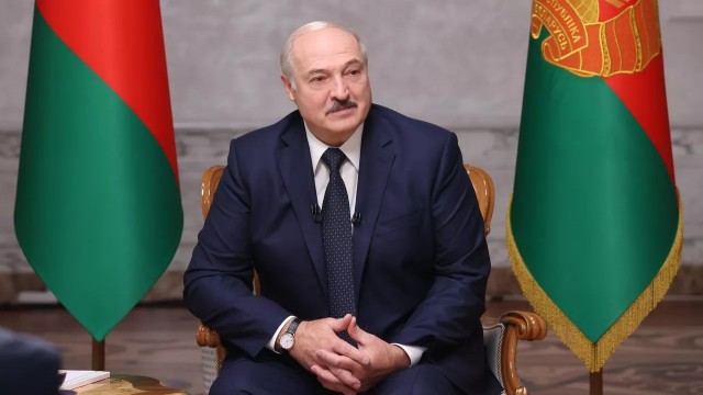 Александр Лукашенко заявил, что не планирует выдвигаться на новый президентский срок и вовсе хотел уйти.