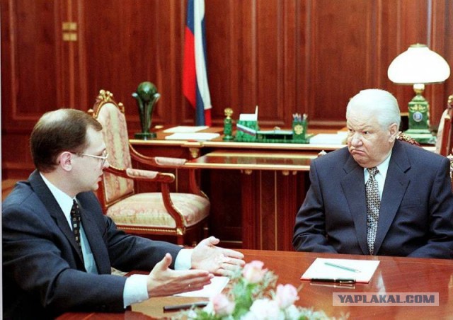 Венок для Немцова или c англосаксами дел никаких иметь нельзя