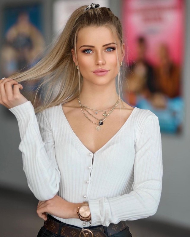 Девушки среды.