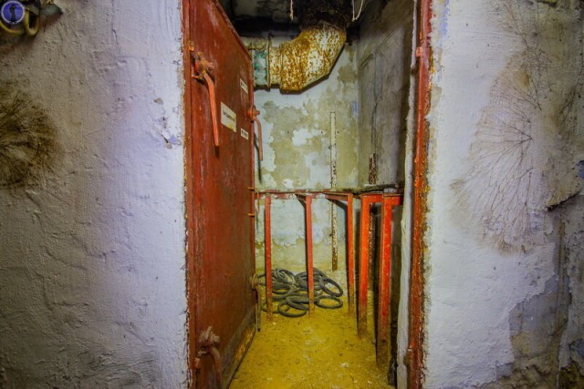 Забытое убежище закрытой кондитерской фабрики "Спутник"