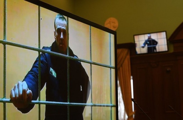 Мосгорсуд признал законным приговор Алексею Навальному по делу о мошенничестве и неуважении к суду