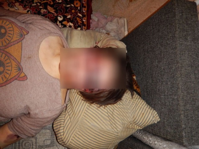 Муж-тиран пять часов забивал супругу до смерти на глазах у ее 9-летнего сына