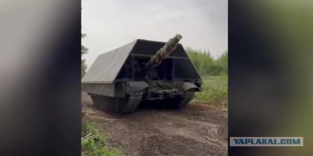 Дедушка и внук. Т-34, выпущен на заводе #183 в начале 1942 года, и Т-90, выпущен на УВЗ в 1992 году