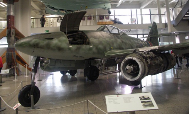 В Голландии откопали Me-262