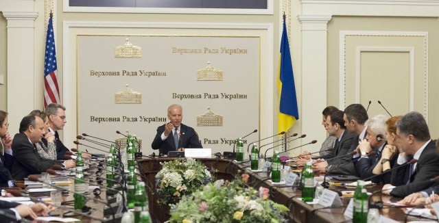 Шо Опять? Прямые трансляции майдана в Киеве
