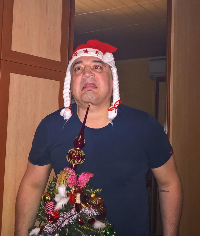 Ну, понеслась! Поздравления с Новым Годом по всей географии ЯПлакалъ!
