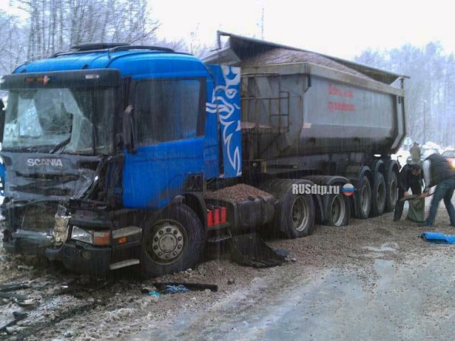 Между молотом и наковальней