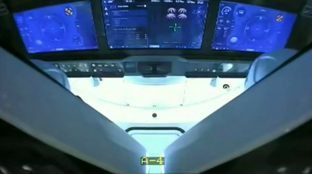 Прямо сейчас в прямом эфире посадка SpaceX DM-2