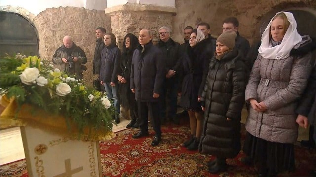 Мэр Люберец опубликовал рождественское фото из храма с ПРИРИСОВАННОЙ маской